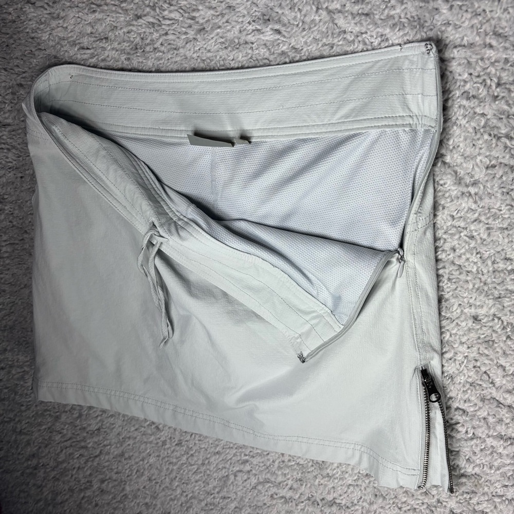 Athleta Skort Womens 4 Activewear Tennis Stretch Resort Trip Travel Gym Training - Picture 4 of 5